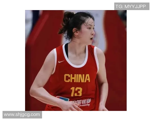 女篮热身赛首发阵容揭秘罗欣棫与翟若云对决黄思静因新身份未能入选